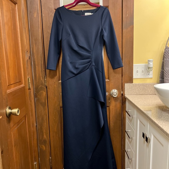 ELIZA J BLUE Techno Scuba Pleat Evening DRESS GOWN - Picture 9 of 9